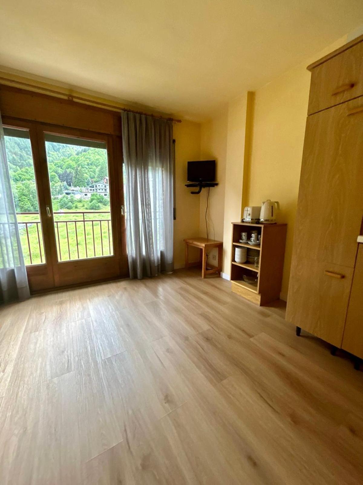 Apartamentos Turisticos Poblado Arinsal Dış mekan fotoğraf
