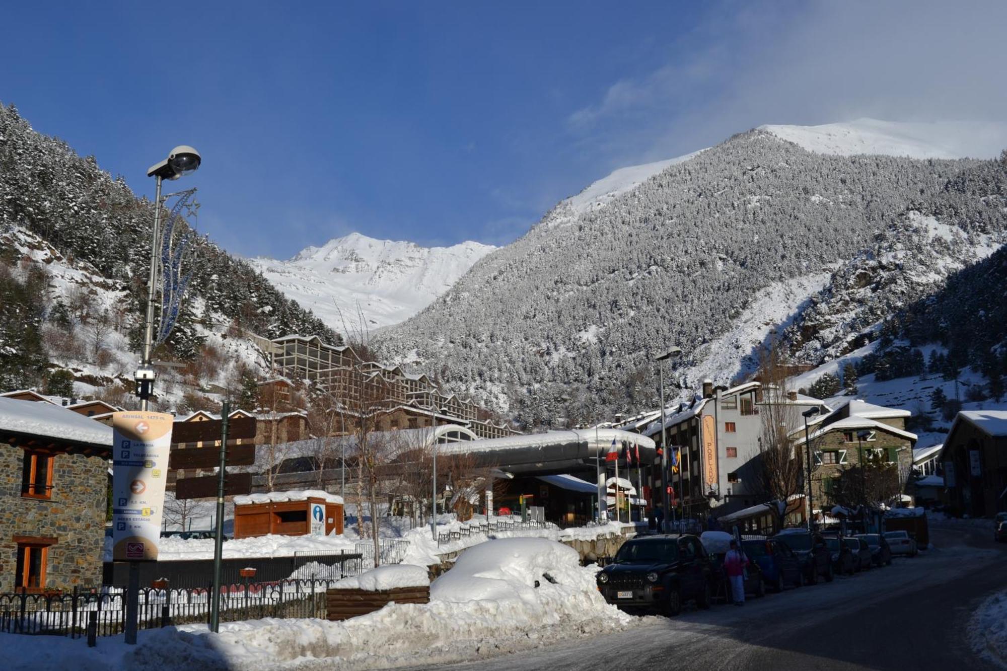 Apartamentos Turisticos Poblado Arinsal Dış mekan fotoğraf